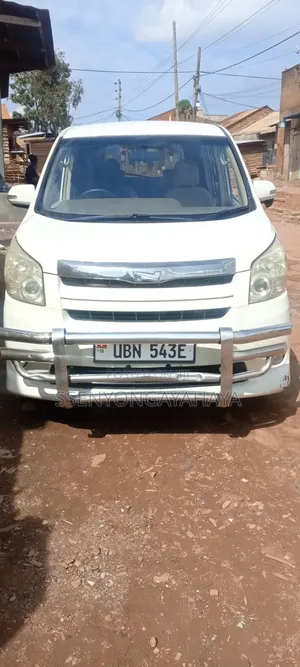 Toyota Noah 2010 White