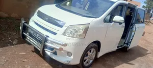 Toyota Noah 2010 White