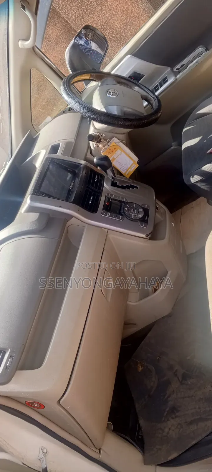 Toyota Noah 2010 White
