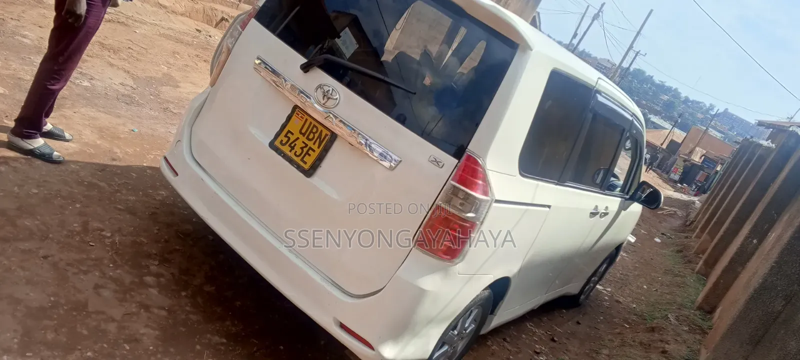 Toyota Noah 2010 White