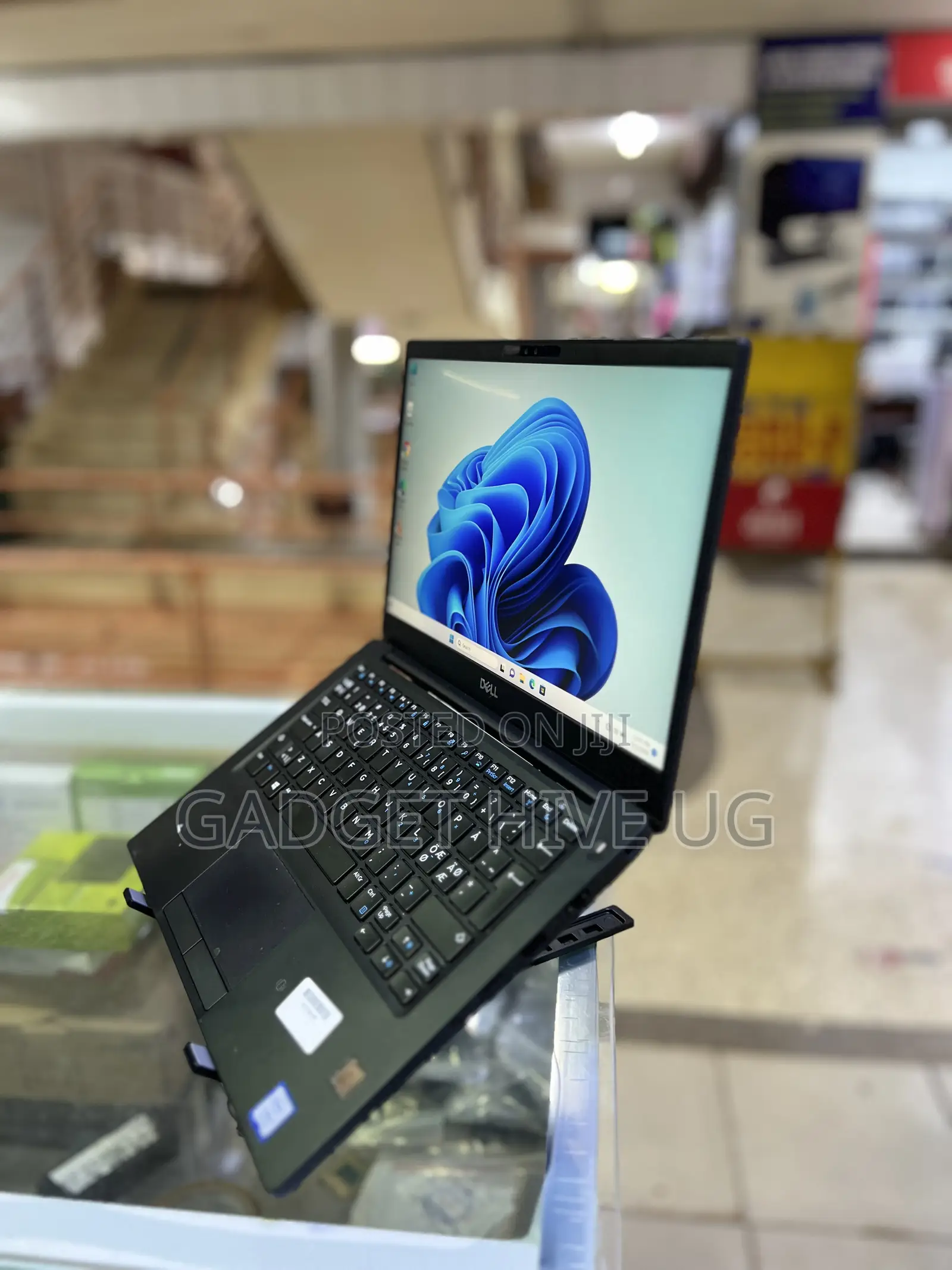Laptop Dell Latitude 7390 8GB Intel Core i7 SSD 256GB