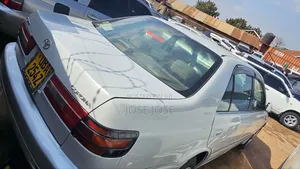 Toyota Corona Premio 2000 Silver