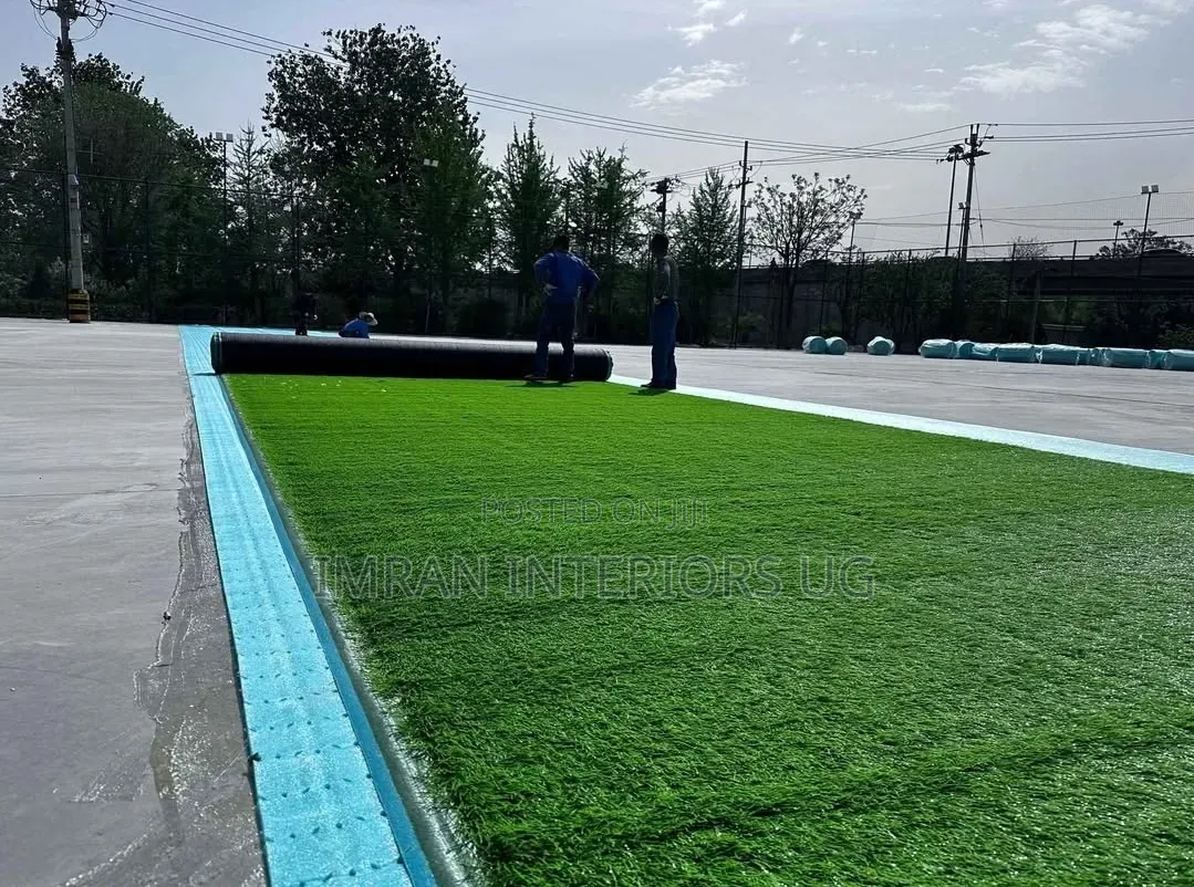 Quality Artificial Grass Carpets in Dark Color