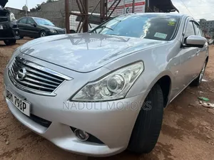 Nissan Skyline 2012 Silver