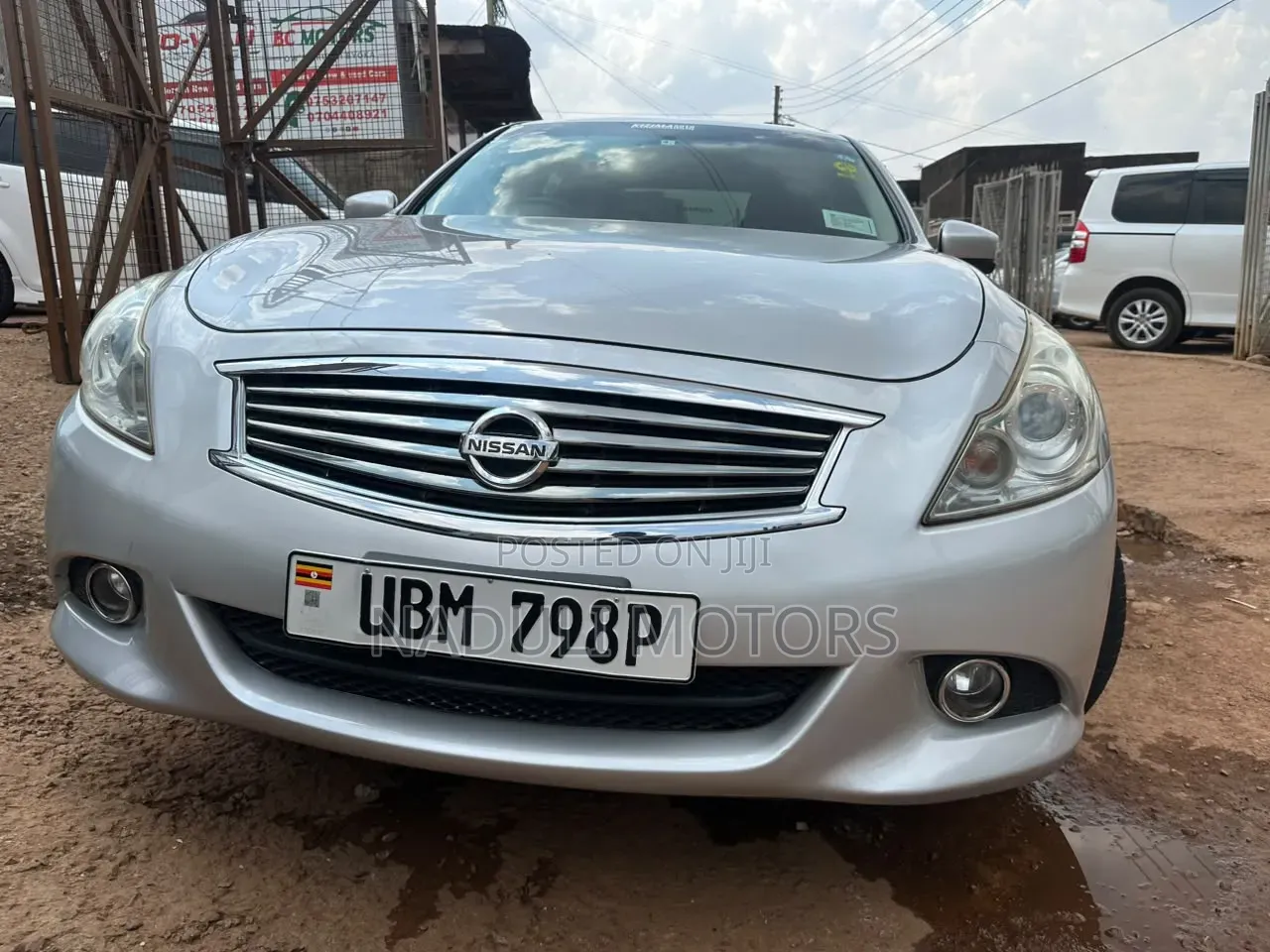Nissan Skyline 2012 Silver
