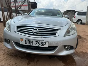 Nissan Skyline 2012 Silver