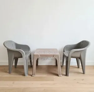 Indoor Cafés Plastic Table Is Chairs Plastic Table and Chairs