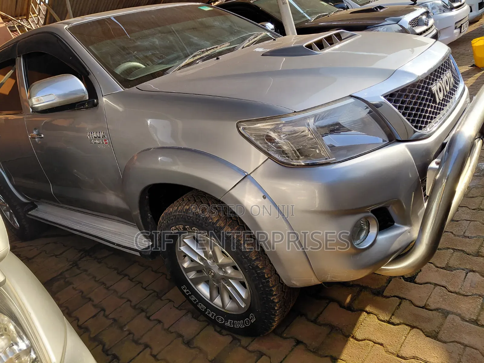 Toyota Hilux 2015 Gray