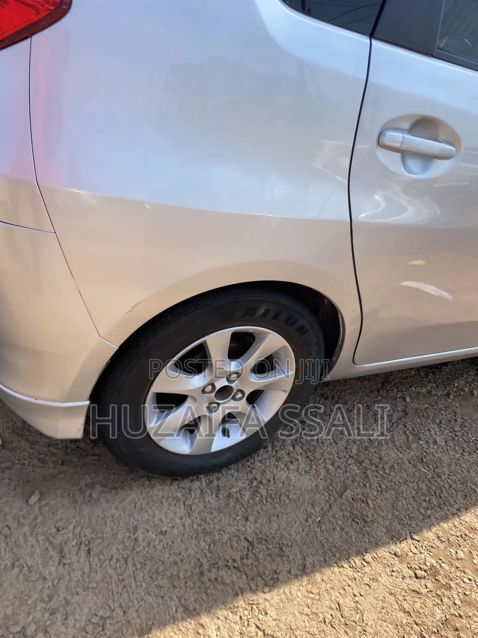 Toyota Ractis 2017 Silver