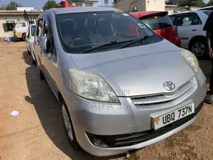 Toyota Ractis 2017 Silver