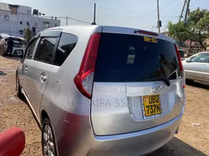 Toyota Ractis 2017 Silver