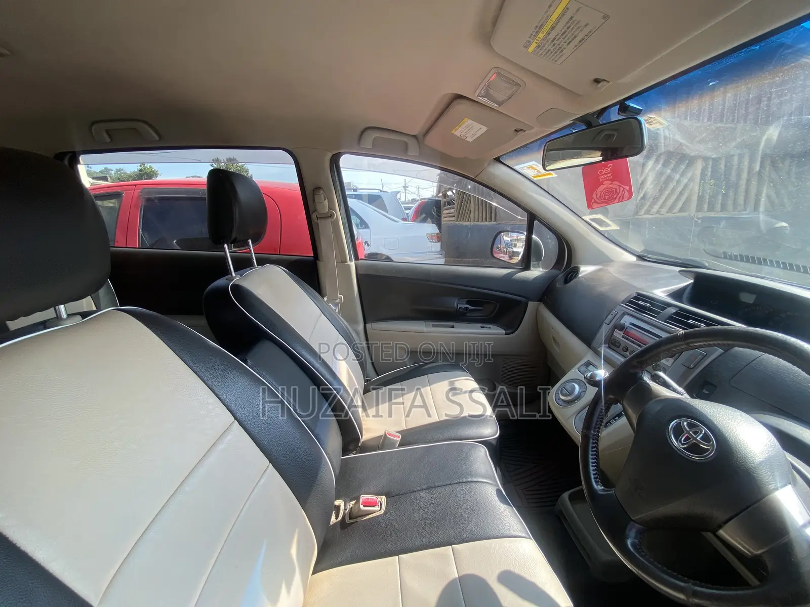 Toyota Ractis 2017 Silver