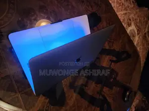 Laptop Apple MacBook Pro 2017 8GB Intel Core i5 SSD 256GB