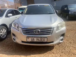 Toyota Vanguard 2011 White