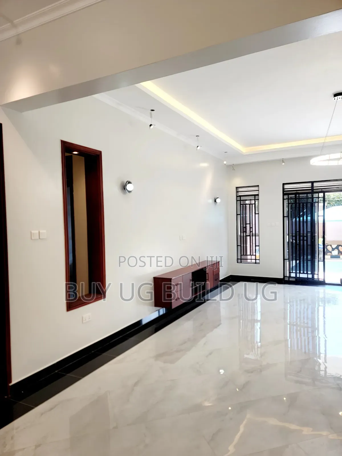 4bdrm Bungalow in Bwebajja Akright, Division A for sale