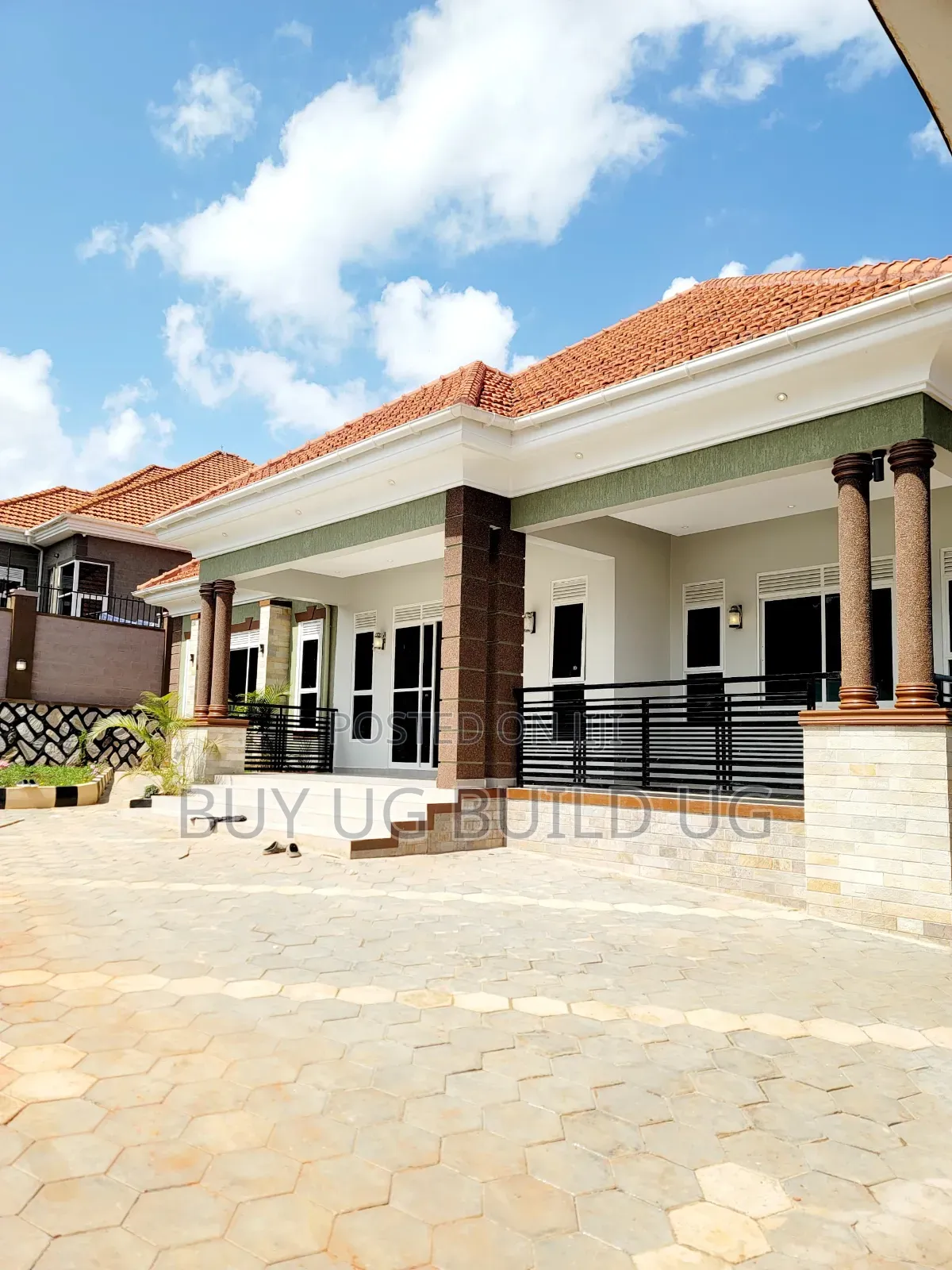 4bdrm Bungalow in Bwebajja Akright, Division A for sale