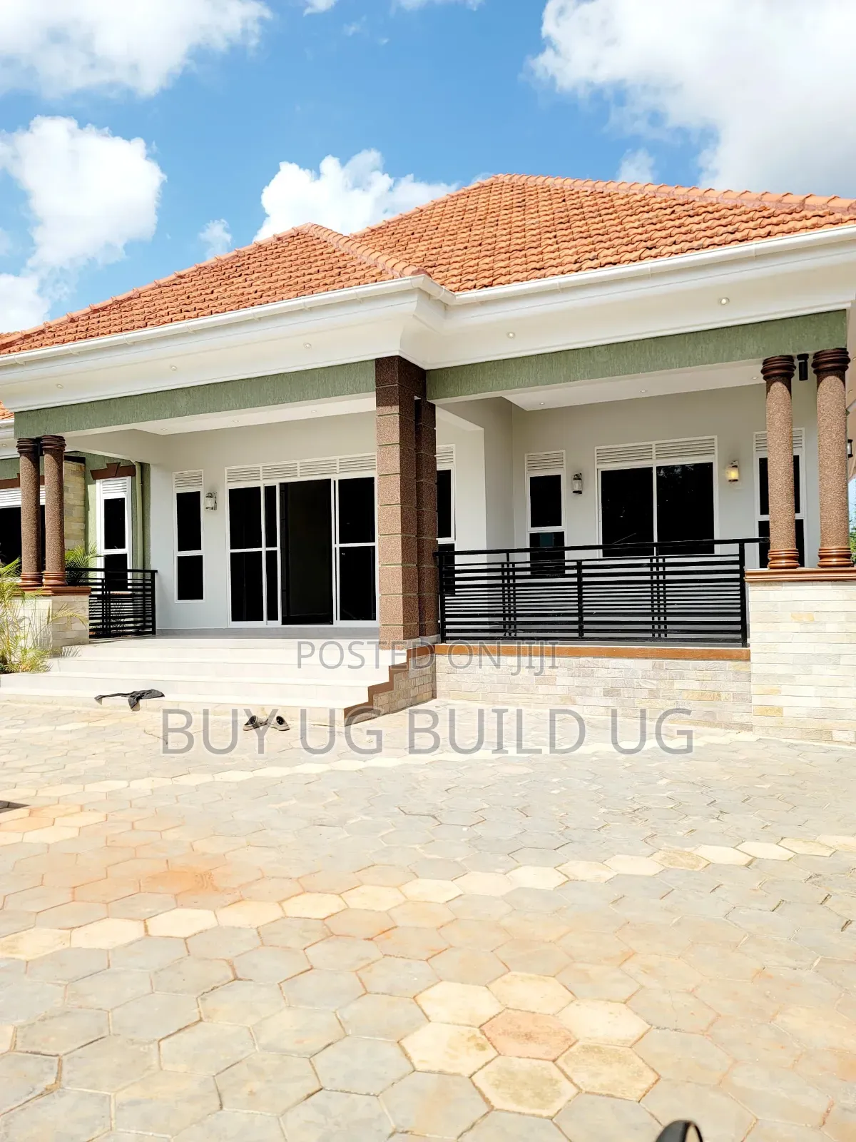 4bdrm Bungalow in Bwebajja Akright, Division A for sale