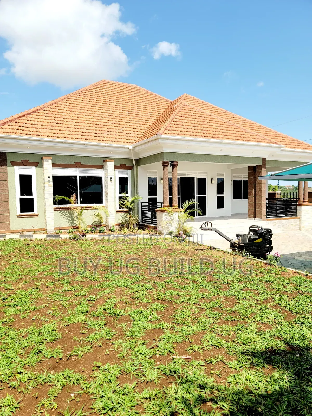 4bdrm Bungalow in Bwebajja Akright, Division A for sale