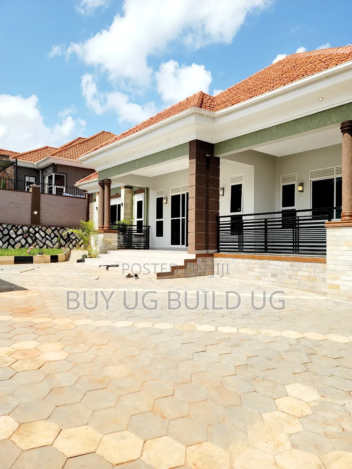 4bdrm Bungalow in Bwebajja Akright, Division A for sale