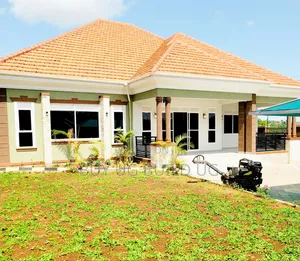 4bdrm Bungalow in Bwebajja Akright, Division A for sale