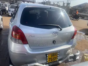 Toyota Vitz 2015 White
