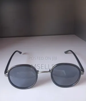 Black Round Frame Sunglasses