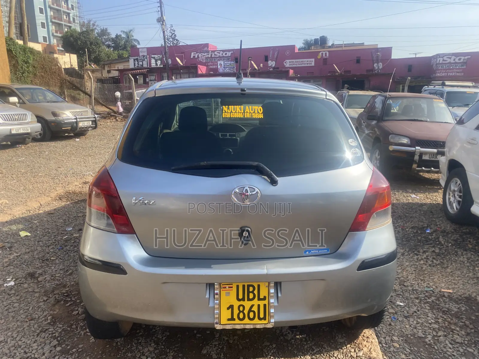 Toyota Vitz 2010 Silver
