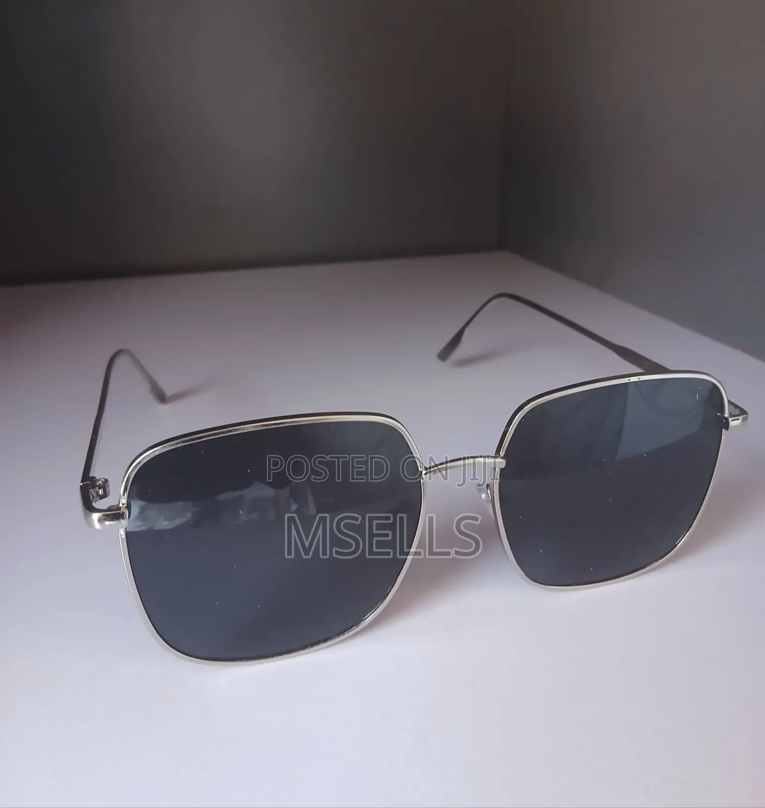 Square Metallic Frame Sunglasses