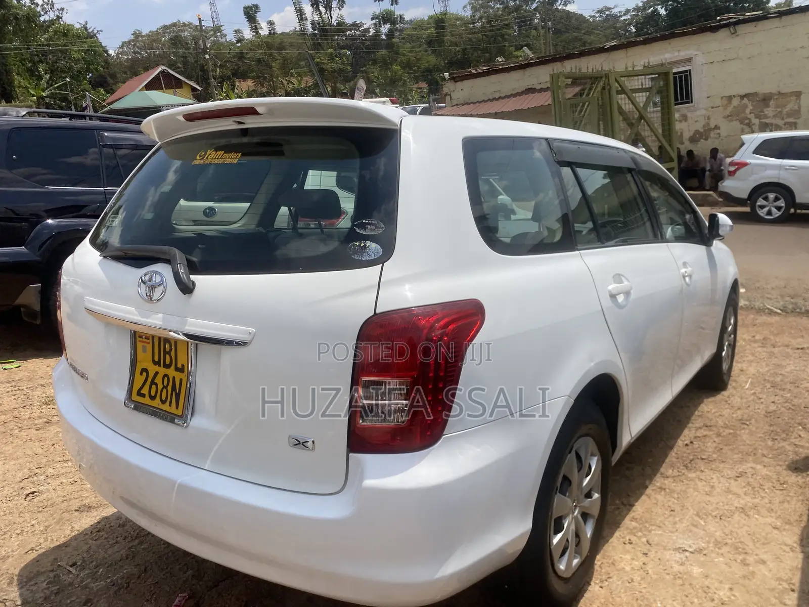 Toyota Noah 2010 White