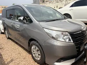 Toyota Noah 2.0 FWD (7 Seater) 2015 Silver