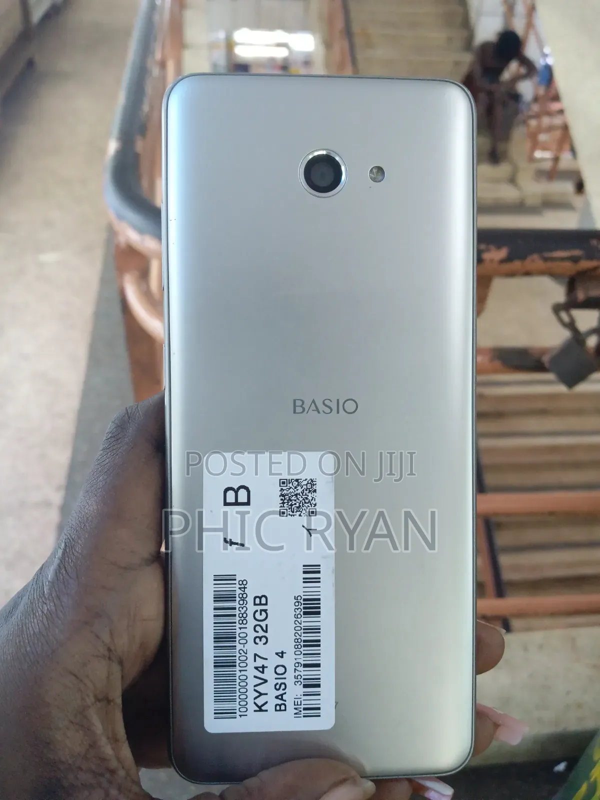 Kyocera Basio 4 32 GB Silver