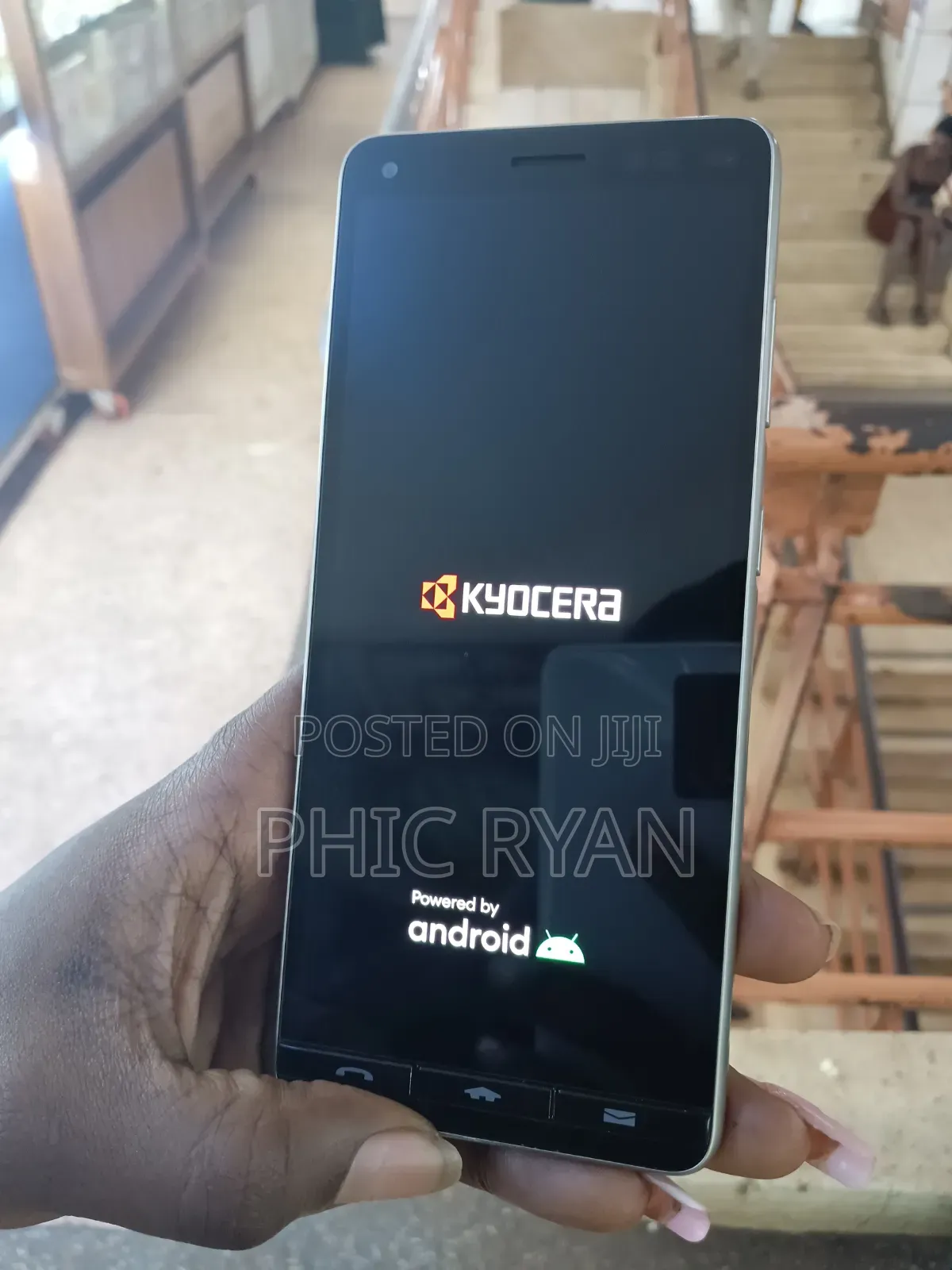 Kyocera Basio 4 32 GB Silver