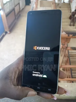 Kyocera Basio 4 32 GB Silver