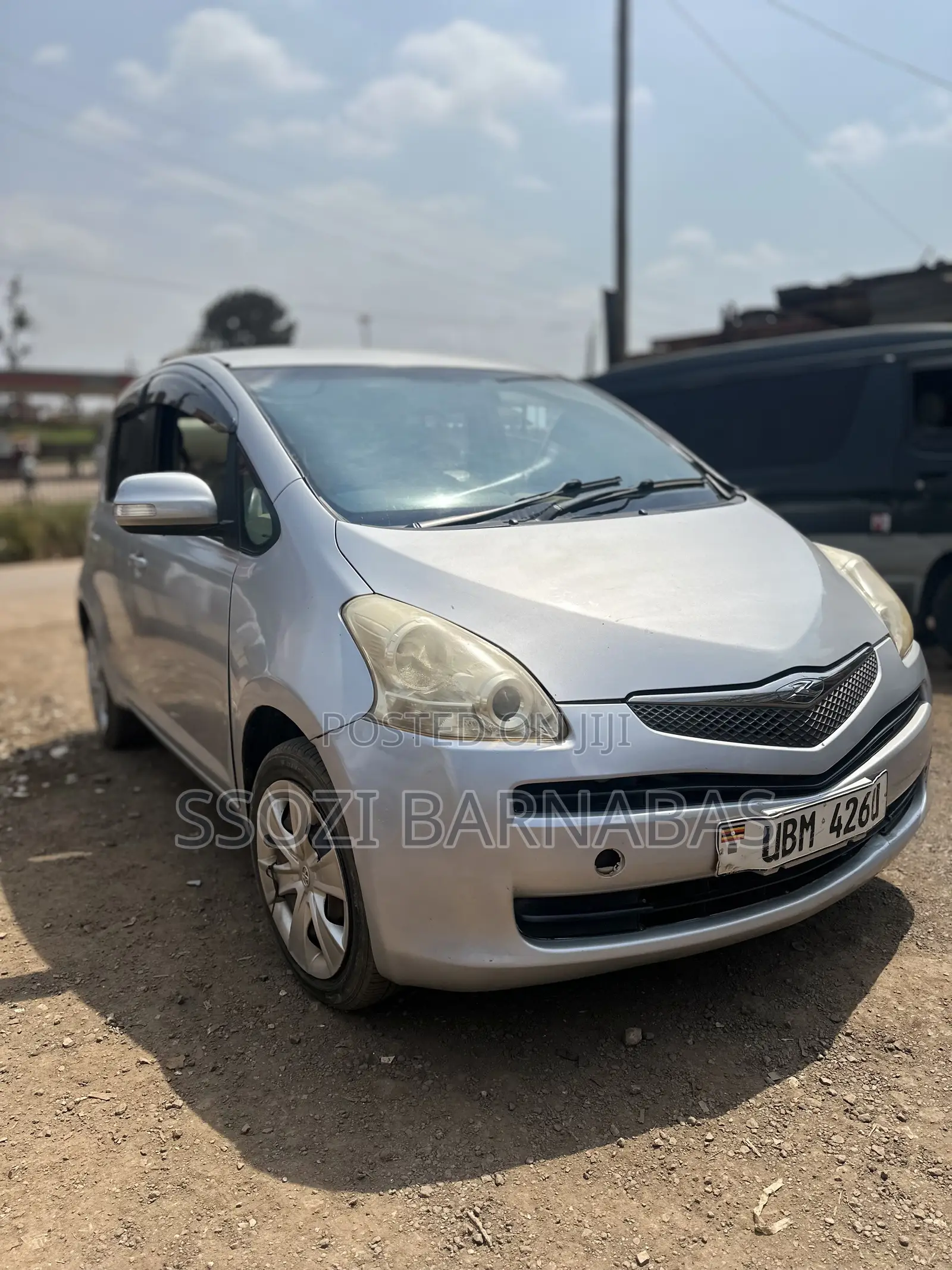 Toyota Ractis 2009 Silver