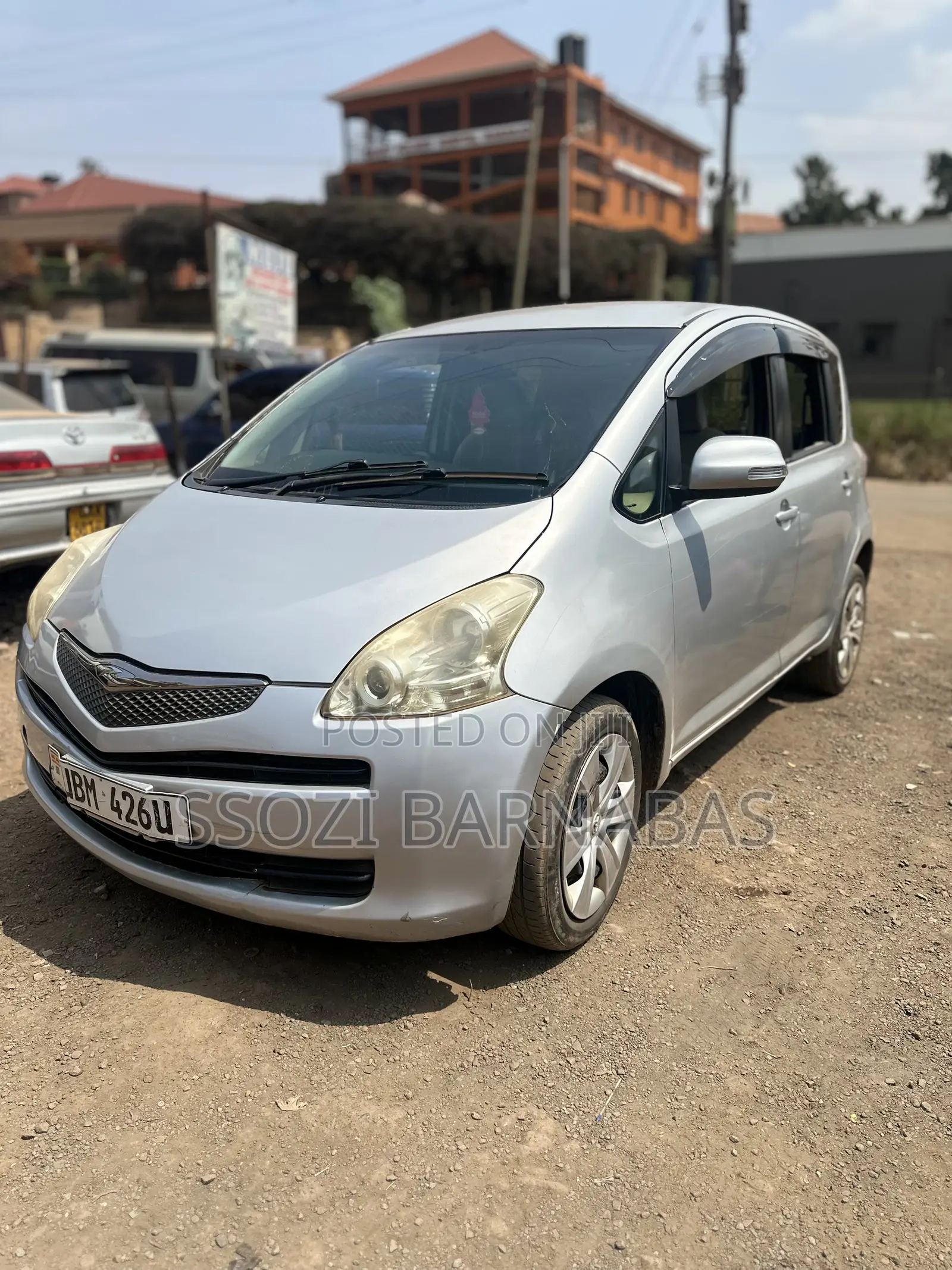 Toyota Ractis 2009 Silver