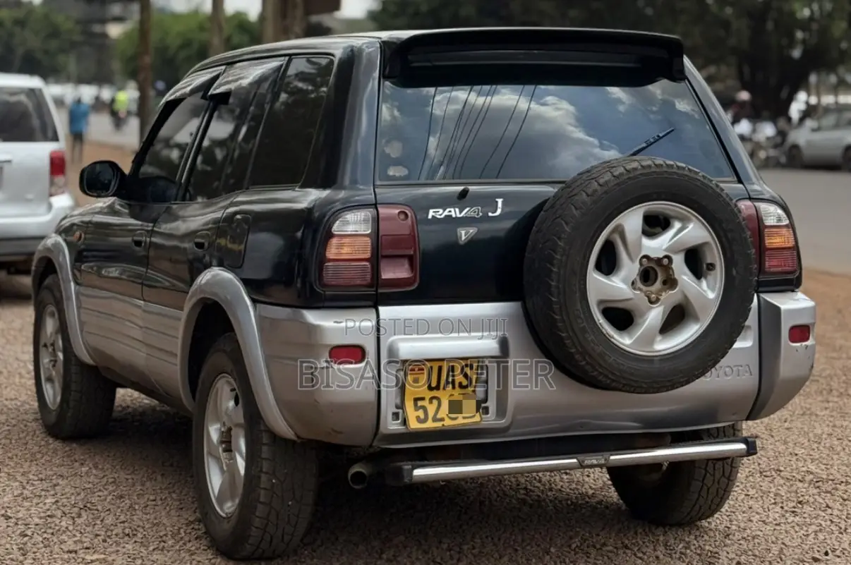 Toyota RAV4 Automatic 2000 Black