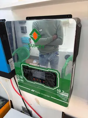 4. 2KW Sumry Hybrid Inverter 500V PV Input 98% Efficiency