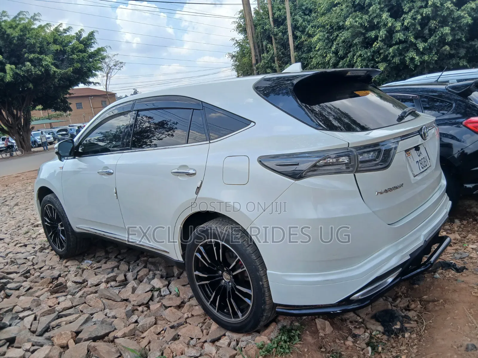 Toyota Harrier 2.0 2016 White