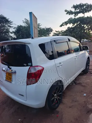 Toyota Ractis 2005 White