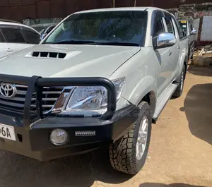 Toyota Hilux 2.5 D-4D SRX 2012 Silver