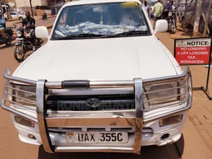Toyota Hilux Surf 2004 White
