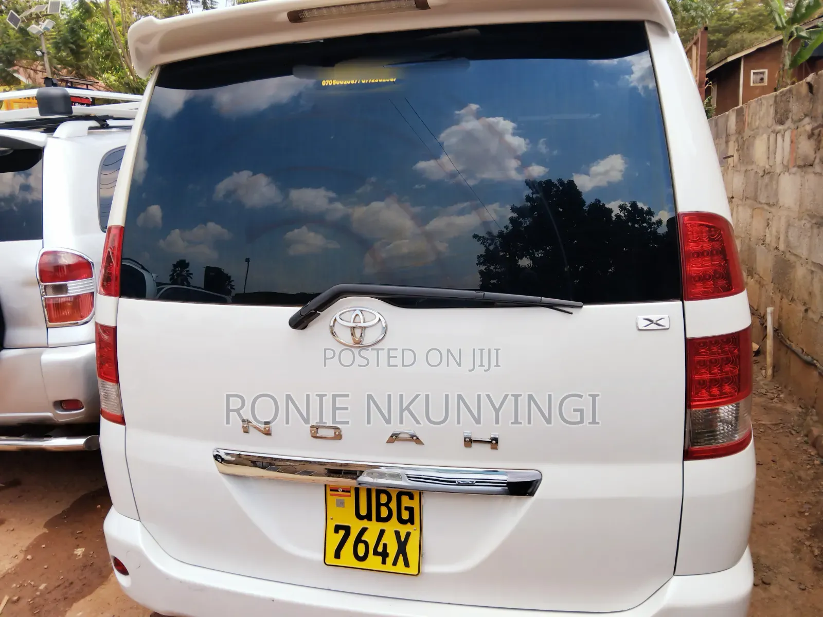 Toyota Noah 2005 White