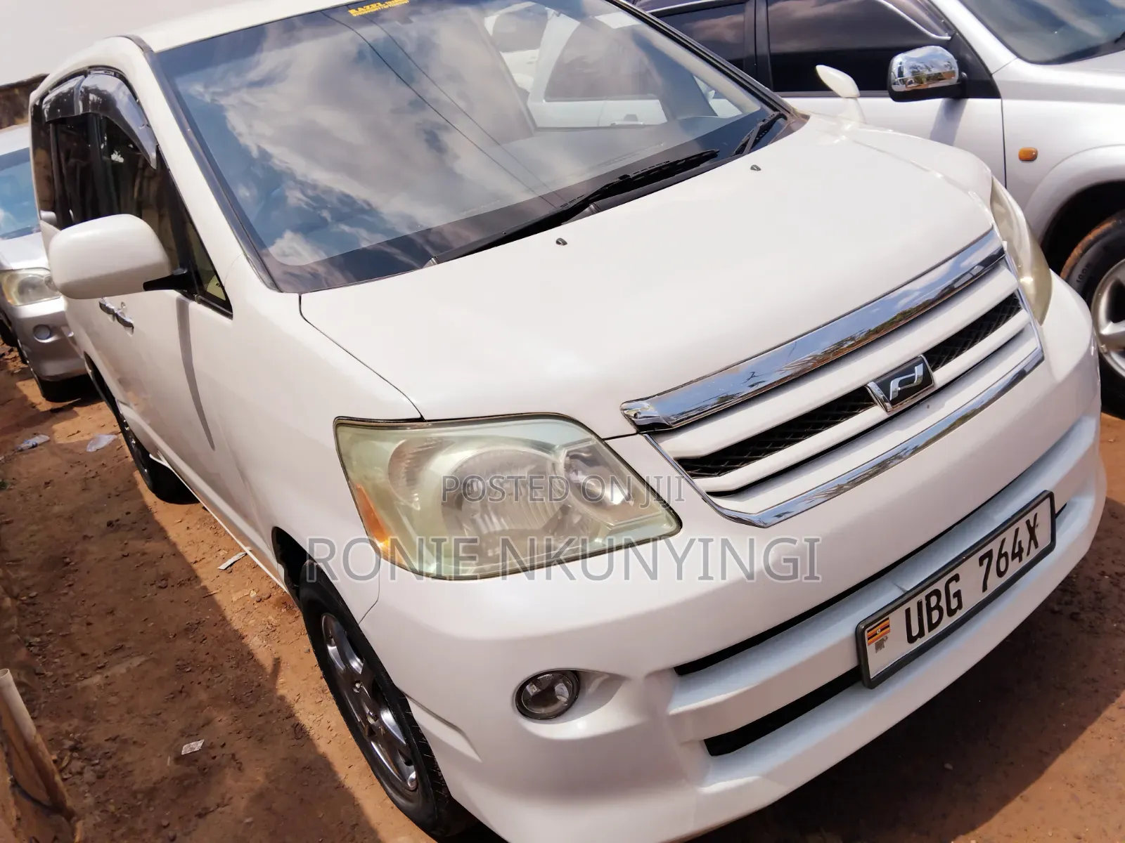 Toyota Noah 2005 White