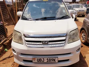 Toyota Noah 2006 White