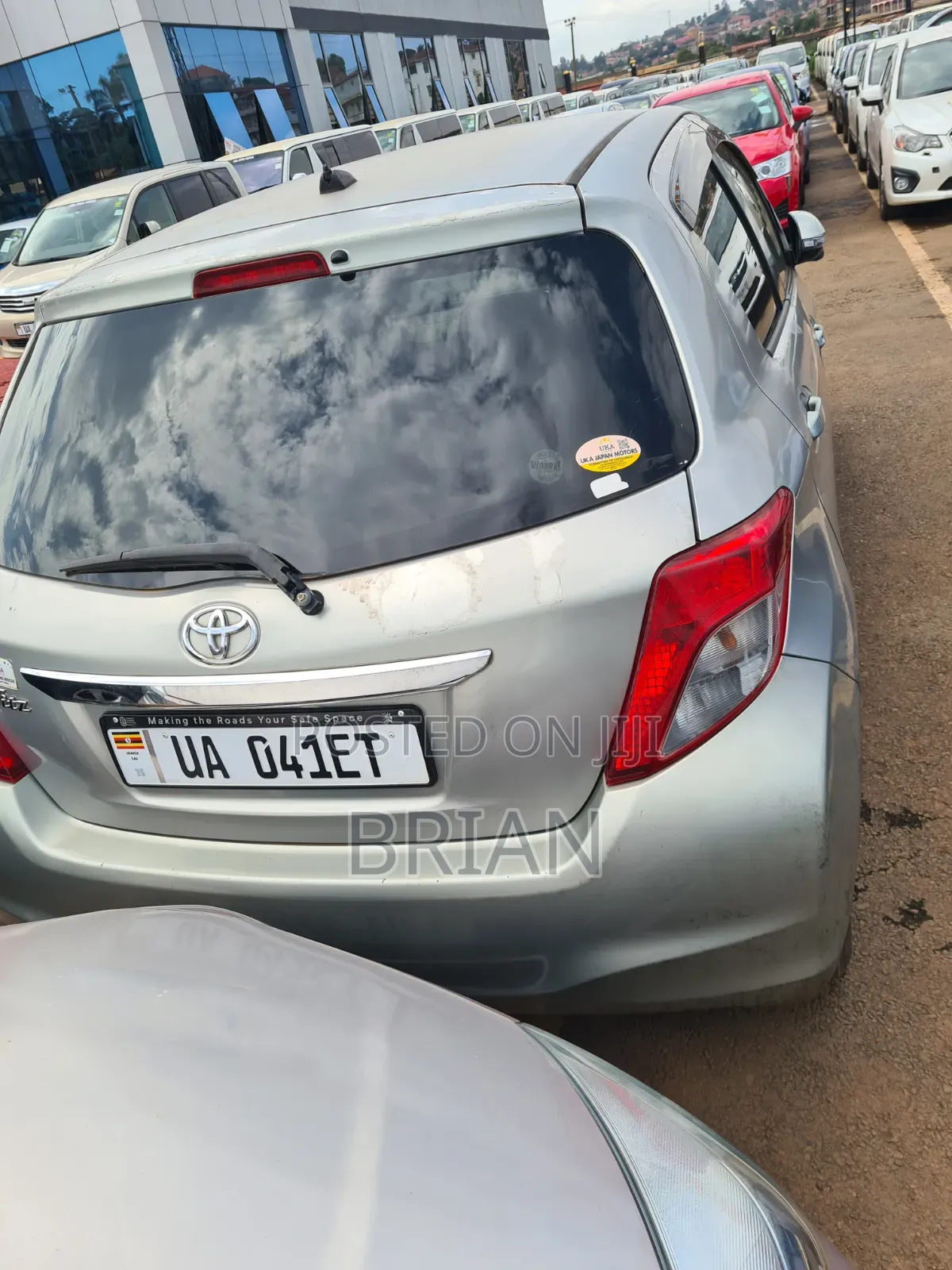 Toyota Vitz 2011 Silver