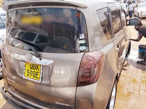 Toyota Ractis 2008 Gray