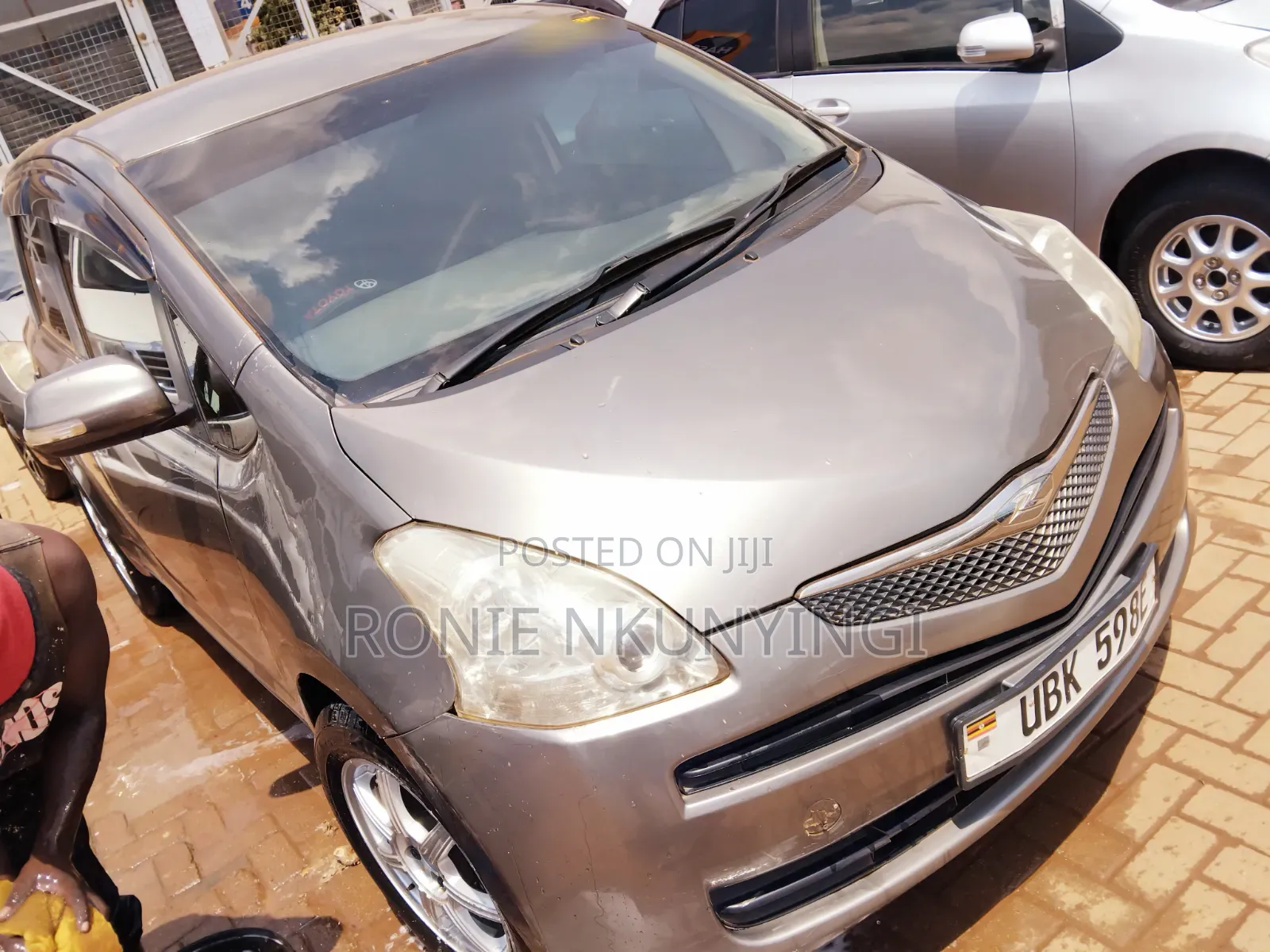 Toyota Ractis 2008 Gray