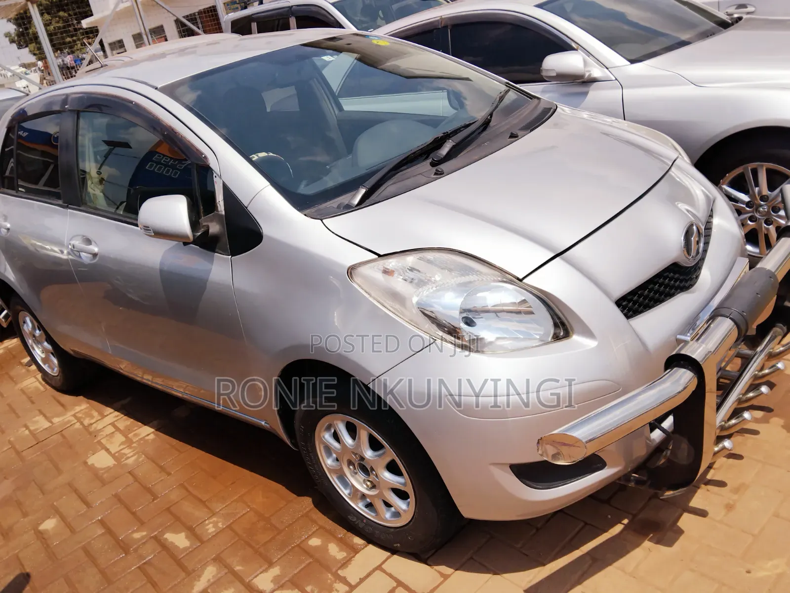 Toyota Vitz 2008 Silver