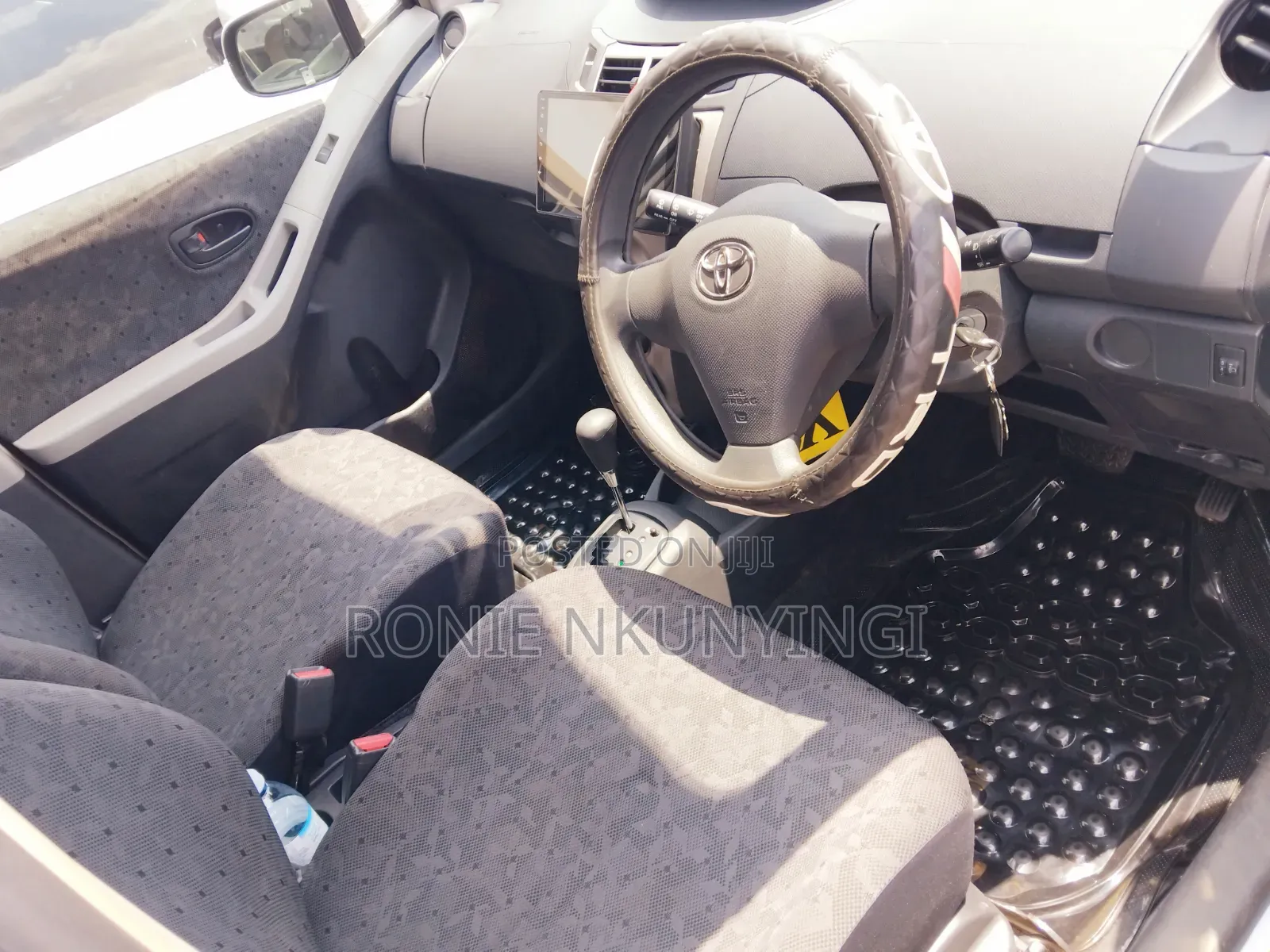 Toyota Vitz 2008 Silver