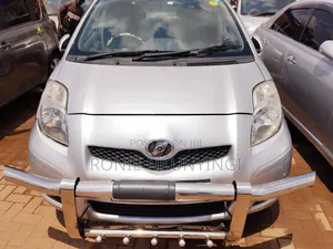 Toyota Vitz 2008 Silver